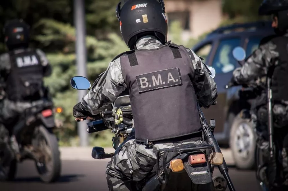 Drogas y motos secuestradas tras operativo policial en Roca.