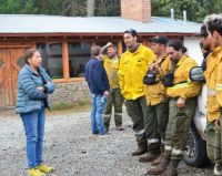 Carreras viajó a El Bolsón y supervisó las tareas de lucha contra el fuego